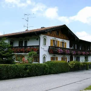 https://haus-singer.com-bavaria.com